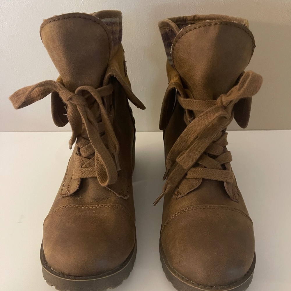 Rock and Candy Plaid Combat Boot Size 6 Brown Chunk Heel Buckle Fold Down